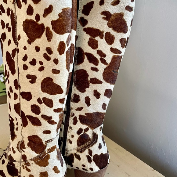 Western Style Boots (faux cowhide) 8.5 W
BRAND NEW IN BOX - Picture 6 of 7